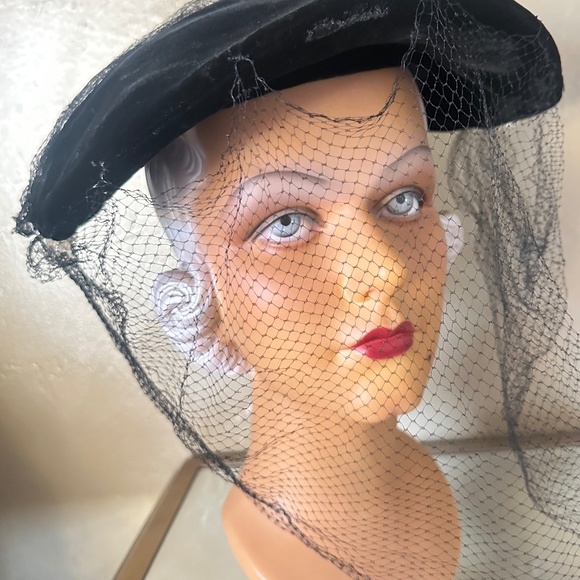 POSH 1940\'s BLACK VELVET HAT  - RHINESTONES + PEARL & FEATHER TRIM + VEIL main image 5